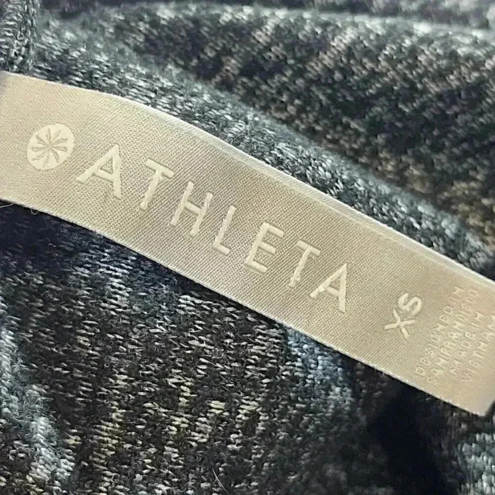 Athleta Round Neck Long sleeve Pullover Athletic Women's Shirt XS - Picture 7 of 8